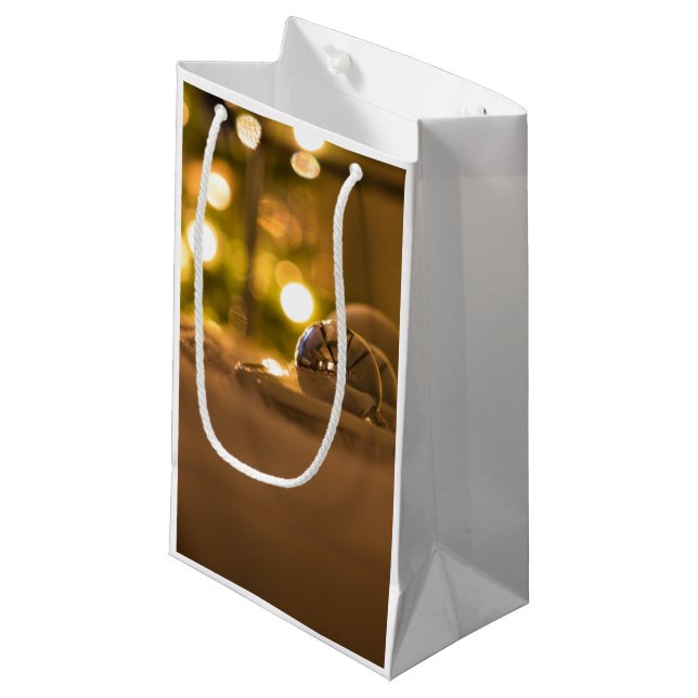 Ljus Gift Bag - julklapp (Framsidan Vinklad)