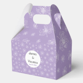 Ljus lila färg och vita peonior. presentaskar