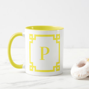 Ljus limegul grekisk nyckel kant monogram mugg