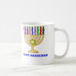 Ljus menora kaffemugg<br><div class="desc">En ljus Hannukah menora med ord lyckliga Hannukah välkomnar helgdag.   Lyckligt äta för latke!</div>