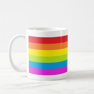 Ljus mugg för regnbågerandkaffe