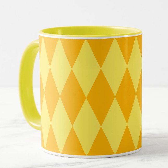 Ljus och mörk gul Harlequin-diamanter Rutor  Mugg (Skapare uppladdad)