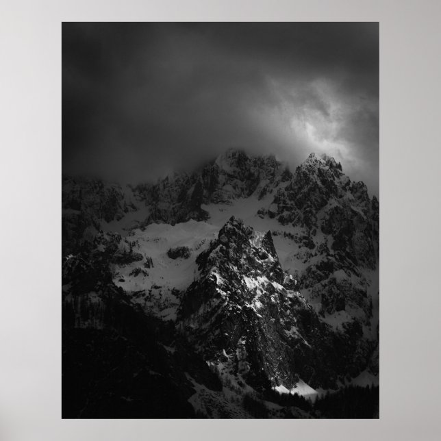 Ljus och mörker vid bergen poster (Framsidan)