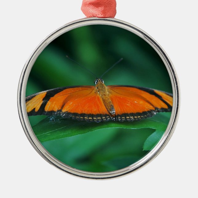 Ljus orange och svart fjäril på blad julgransprydnad metall (Framsidan)