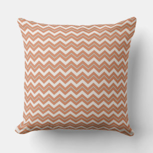 Ljus orange och vit chevron-design kudde