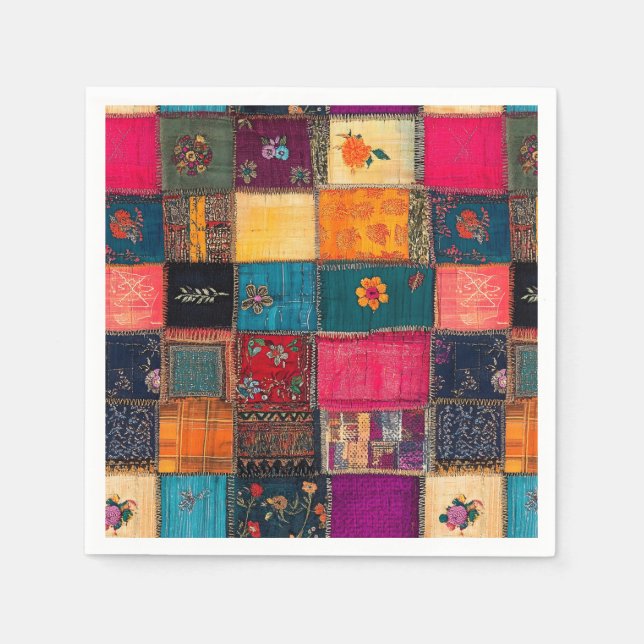 Ljus patchworkquilt med klassiska blommor pappersservett (Framsidan)