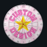 Ljus rosa Anpassningsbar med Gult Star-design Darttavla<br><div class="desc">Ljus rosa Färg Anpassad design-text med Gult Star Design Dart Board. Anpassa till din kärlek!</div>