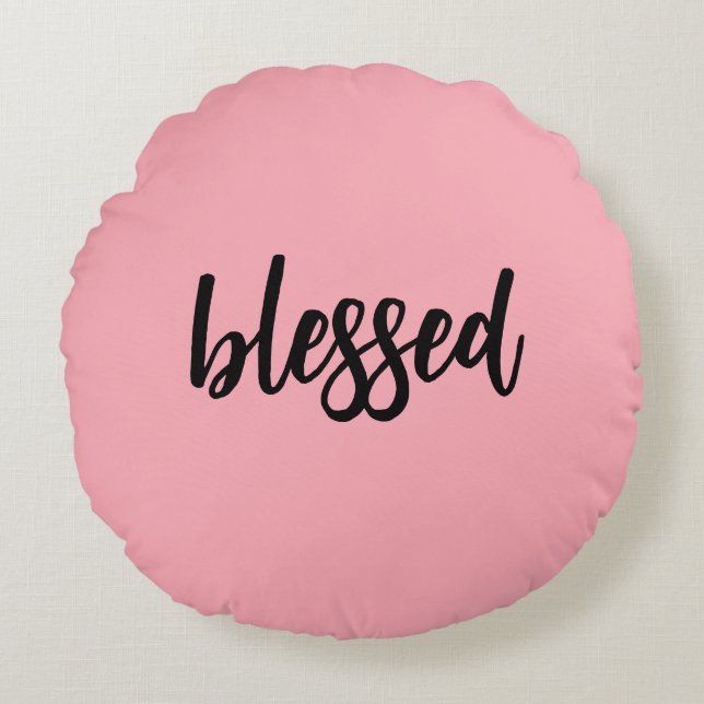 Ljus rosa meddelandemall och svart buffel-papp rund kudde (Framsidan)