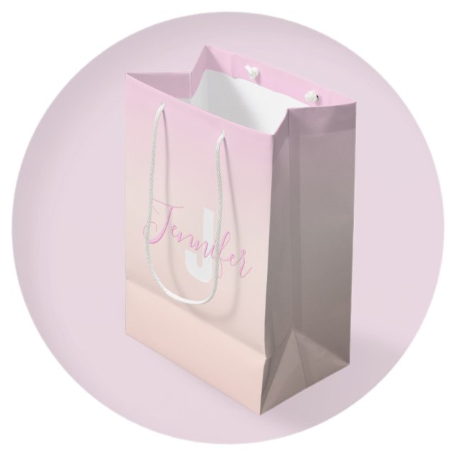 Ljus rosa och peachfärgad gradient ombre namn och  (Skapare uppladdad)