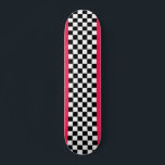 Ljus rosa och schackbräde mini skateboard bräda 18,5 cm<br><div class="desc">Ett svart och vitt klassiskt schackbräde mönster,  med en ljusstark rosa.</div>