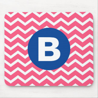 Ljus rosa och vit chevron-mönster monogram musmatta
