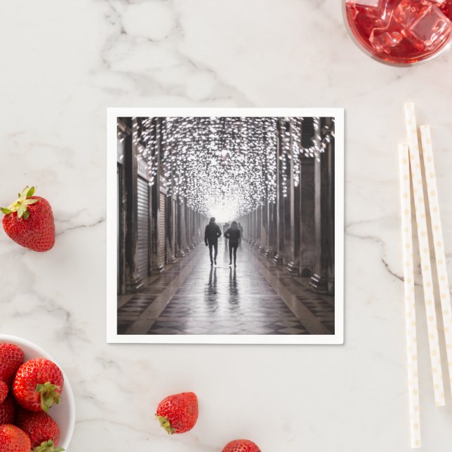 Ljus, skuggor och symmetri - sepia pappersservett (Insitu)