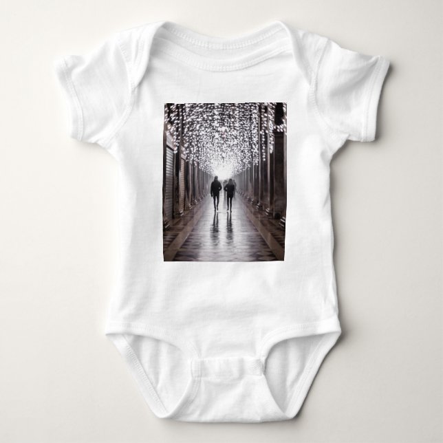 Ljus, skuggor och symmetri - sepia t shirt (Framsida)