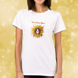 Ljus solros med leende flickas ansikte i mitten t shirt
