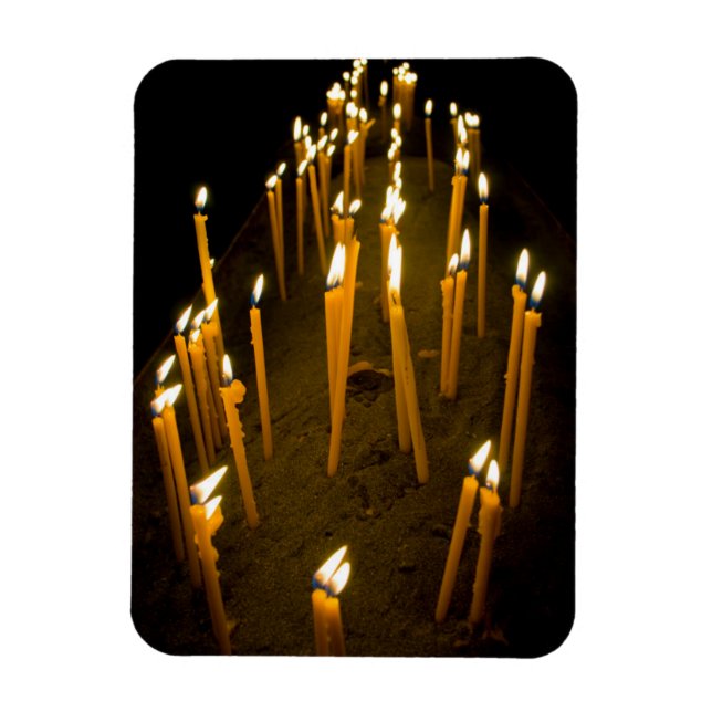 Ljus tända i en kyrka, Armenien Magnet (Vertikal)