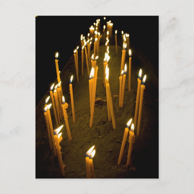 Ljus tända i en kyrka, Armenien Vykort (Framsida)