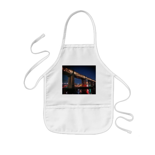 Ljus under bron barnförkläde (Framsidan)