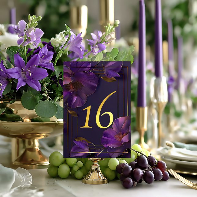 Ljus Violetta Lila Bröllops Bordsnummerkort Bordsnummer (Beautiful Luminous Violets Wedding Table Number Card)