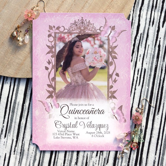 Ljusa rosa Beige Butterflies, Ornate Quinceanera Inbjudningar (light pink quinceanera invitations, decorative fancy border frame vines leaves around photo)