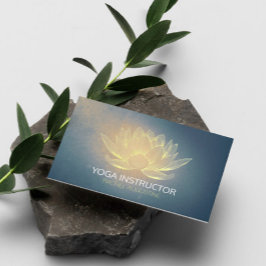 Ljusande Guld Lotus och Blå Grunge Yoga Instruktör Visitkort