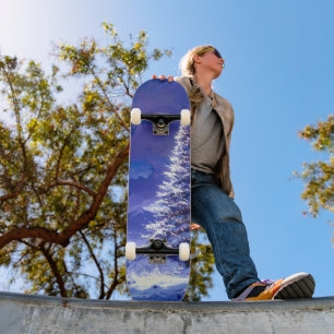 Ljusande julgran snöigt bergslandskap mini skateboard bräda 18,5 cm