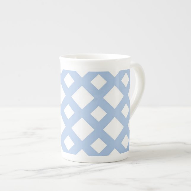 Ljusblå lattice på vitt benporslin mugg (Framsida höger)
