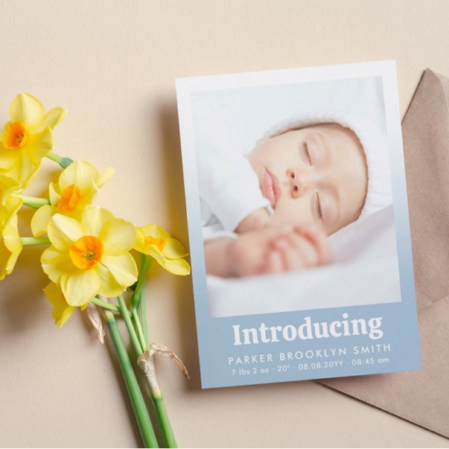 Ljusblå presentation av nybebis fotot meddelande (Skapare uppladdad)