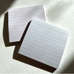 Ljusblå rotregel efter det att anteckningar har gj post-it block