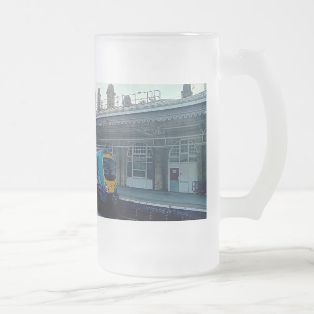 Ljusblå tåg frostat ölglas (Höger)