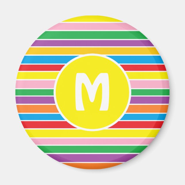 Ljusfärgad regnbågsrandig med monogram magnet (Framsidan)