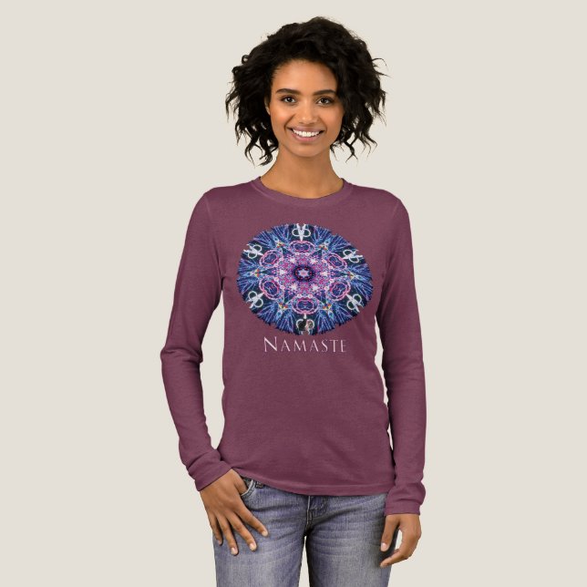 Ljusfull Namaste Kalejdoskop T-shirt (Hel framsida)
