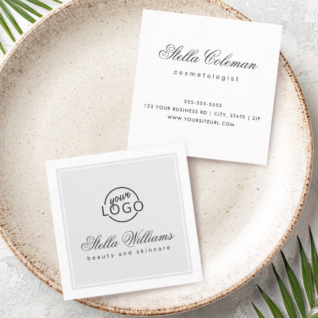 Ljusgrå vit anpassad logotyp minimalistisk fyrkantigt visitkort (Light gray white custom logo minimalist square business card)