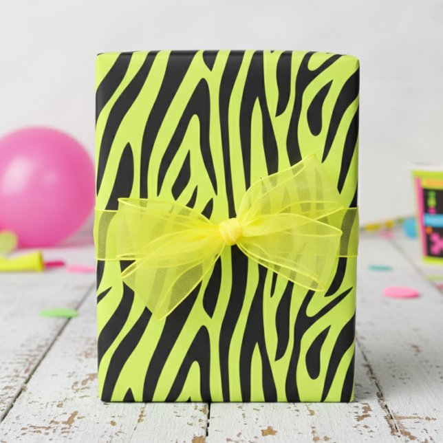 Ljusgult Litet Zebramönster Presentpapper (Fun Fluorescent Yellow Wrapping Paper for Cool 80's Kids Party. Modern Zebra Animal Print Gift Wrap)
