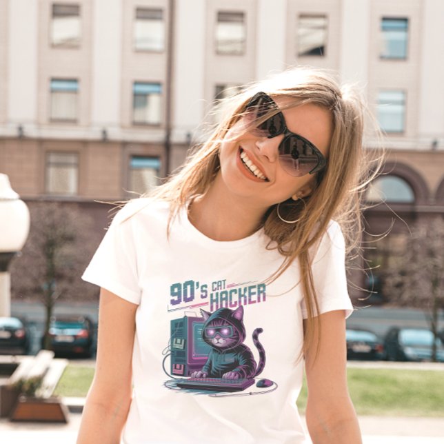 Ljuslevande Retro 90-tals Katt Hacker T-Shirt (Skapare uppladdad)