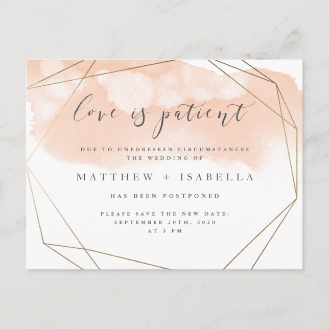 Ljusrosa akvarellfördröjning Kärlek är tålmodig Inbjudan Vykort (Framsida)