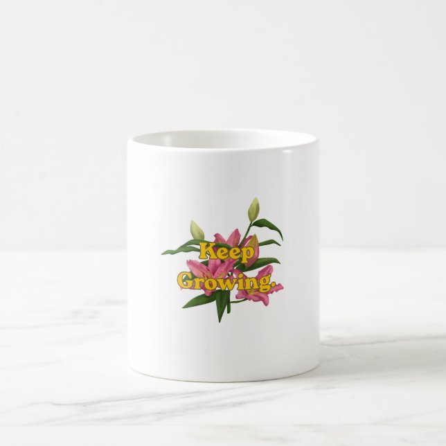 Ljusrosa liljeblomor fortsätter växa inspiration kaffemugg (Center)