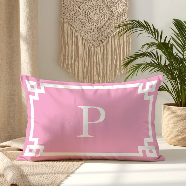 Ljusrosa och vit grekisk nyckelmonogram lumbarkudde (Light Pink and White Greek Key Monogram Lumbar Pillow)