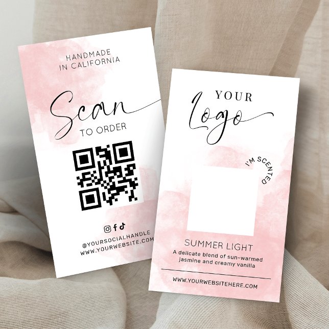 Ljussteark Provkort Blush Rosa Akvarell Visitkort (Elegant scent tester card template with blush pink watercolor background)