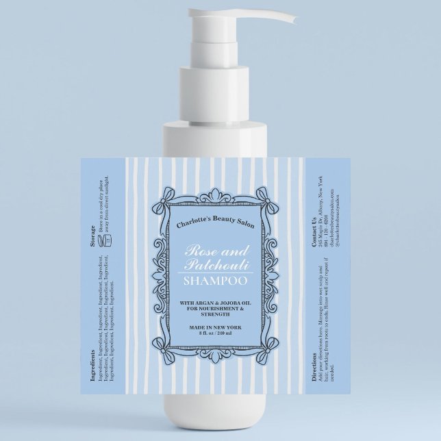 Ljust blå utsmyckad ram för schampoflasketikett (Pale Blue Ornate Bow Frame Shampoo Bottle Label)