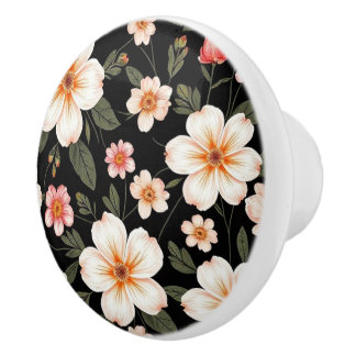 Ljust blomstertryck på svart knopp