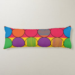 Ljust cirklar görar randig färgaden och kroppskudde