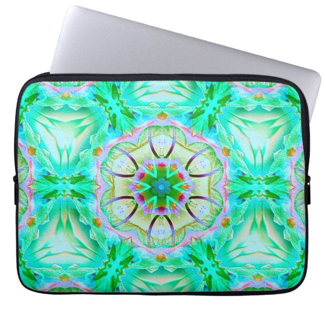 Ljust grönt kornigt struktur, blomsterkalejdoskop  laptop fodral (Framsidan)