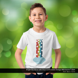 Ljust regnbågsfyraklöver minimalistisk t-shirt