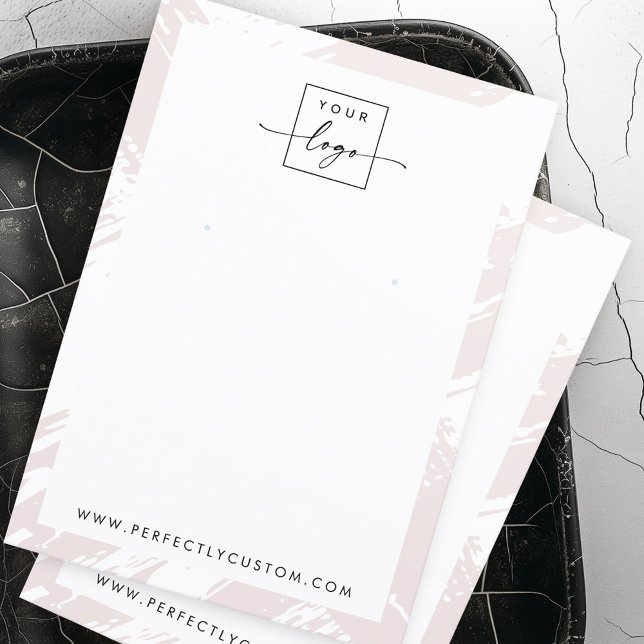 Ljust ro grått-borststrokekort för visning visitkort (Light rose gray brushstrokes earring display card)