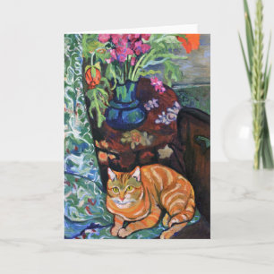 Ljust rödbrun katt och bukett av blommor vid kort