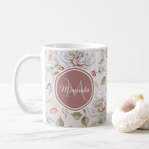 Ljust rosa rosmönster med monogram och namn kaffemugg
