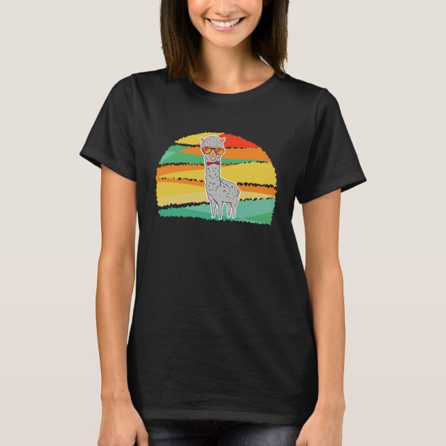 Llama rainbow alpaca retro style animal  graphics t shirt (Framsida)