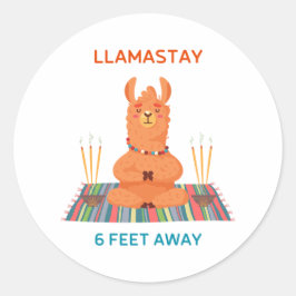 Llamastay 6 Feet Away Pun Round Sticker Runt Klistermärke