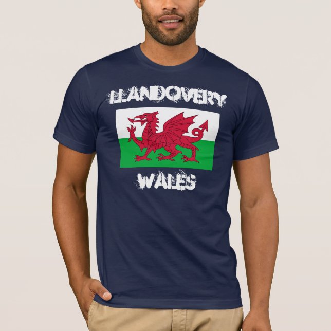 Llandovery, Wales med walesisk flagga Tee (Framsida)