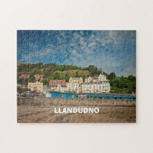 Llandudno beskådar den sceniska kust- stranden i pussel